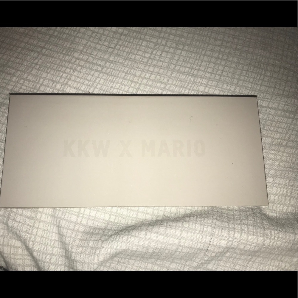 KKW X MARIO Eye Palette